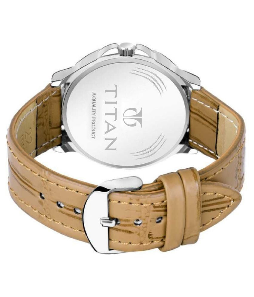 Titan analogue watch with Premium Design